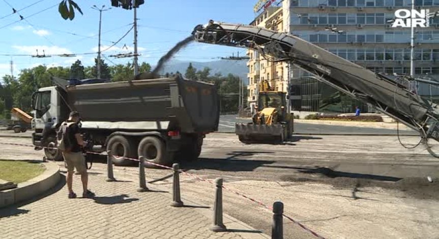 Летните ремонти в столицата продължават, затворен е бул. 