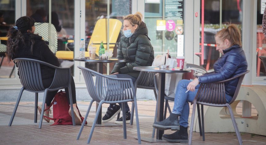 Ковид мерките в София дават резултат, няма да ги затягат поне седмица