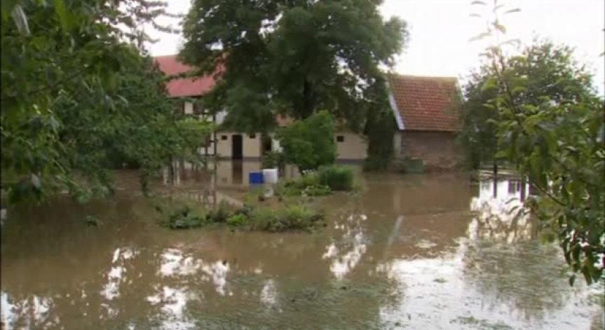 Наводнения в Германия, огнен ад във Франция