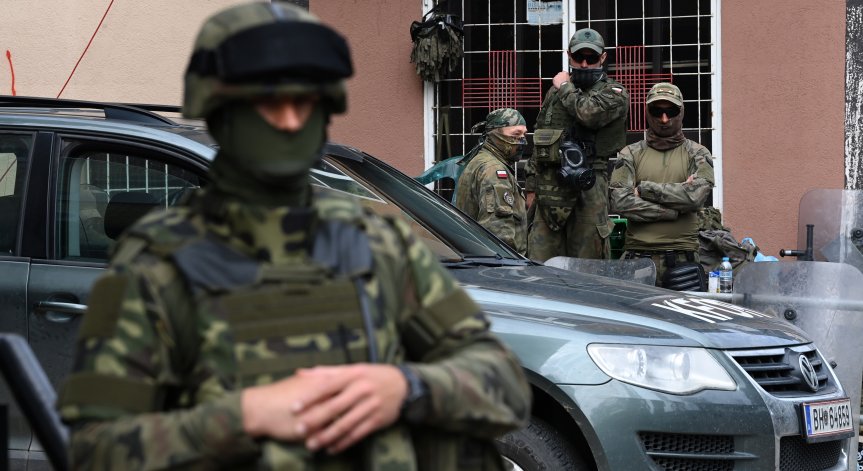 Високо напрежение: Сърбия арестува косовски полицаи, Прищина видя отвличане