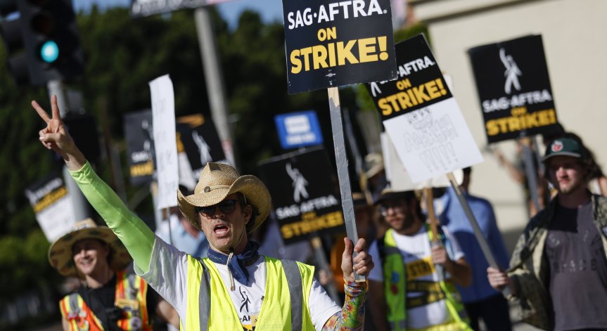 След 148 дни: Холивудските сценаристи прекратиха стачката си
