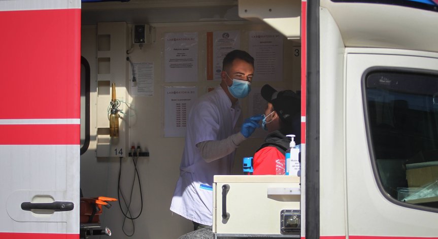 Двама починали с Ковид-19 и 305 новозаразени за денонощието (ОБНОВЕНА)