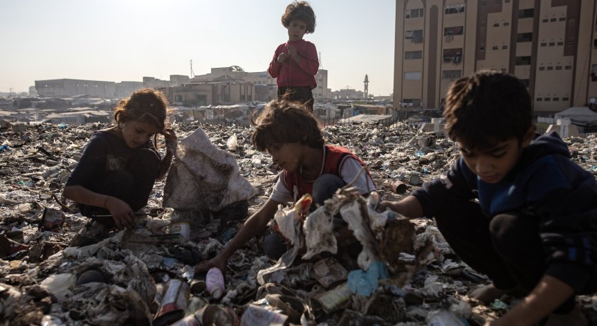 Хората не получават почти никакви доставки с хуманитарна помощ.