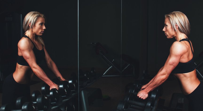 Какви са причините да ни боли глава по време на тренировка?