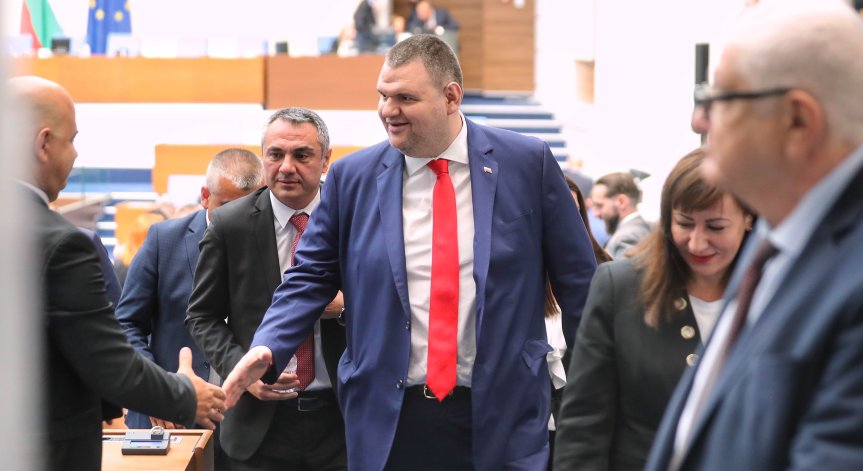 Пеевски: На Срещата на върха на НАТО да отиде Главчев, Радев сее проруска пропаганда