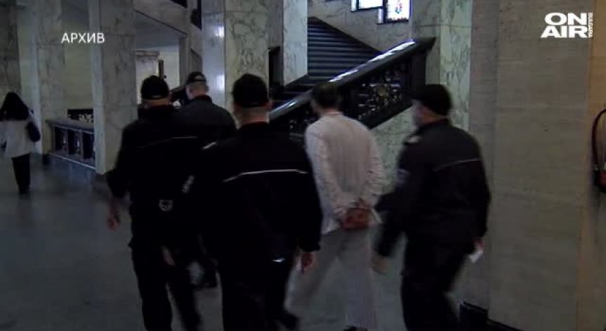 Задържаха психично болния, който нападна двама души в столицата