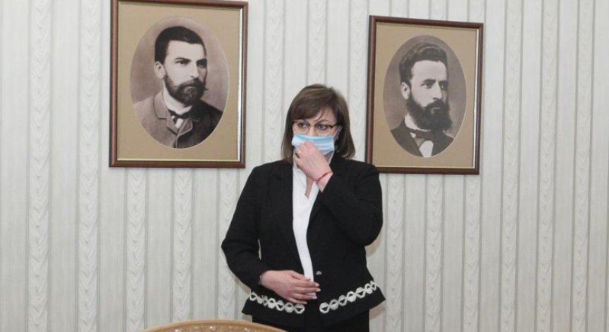 Нинова: Шири се лъжа! Да сте виждали Трифонов и сценаристите му на протестите?