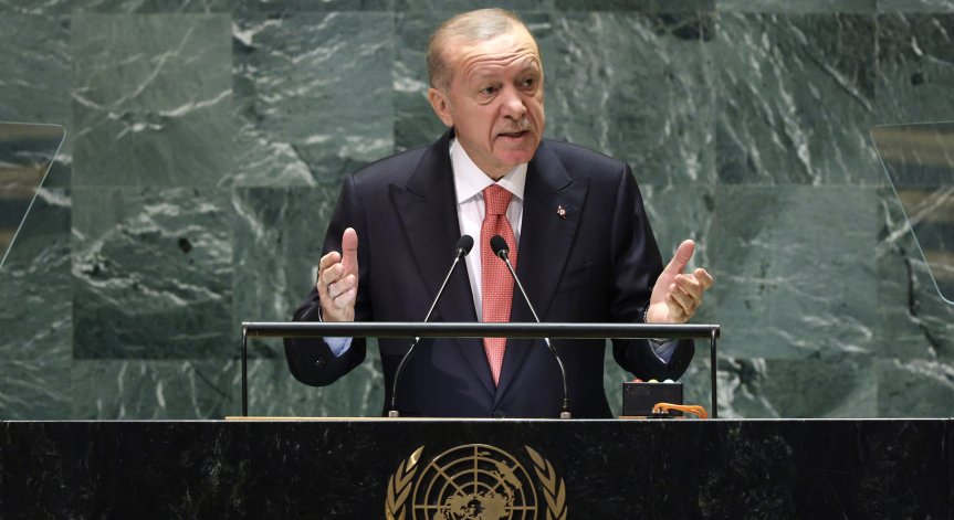 Турция продължава с доставките на хуманитарна помощ за Ливан.