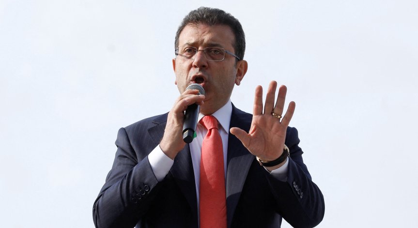 Популярният кмет е най-големият политически съперник на президента Реджеп Тайип Ердоган.