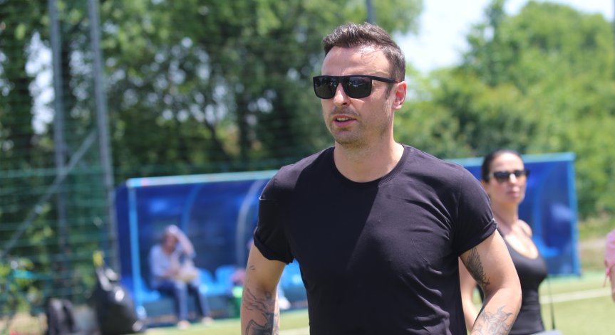 Бербатов: В света на футбола Марадона беше бог