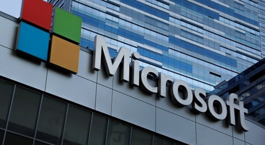 Microsoft също събира гласови данни за потребителите си 