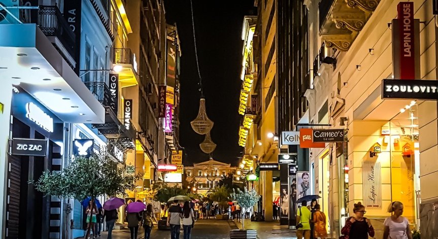 Гърците са на предпоследно място по заплати в ЕС