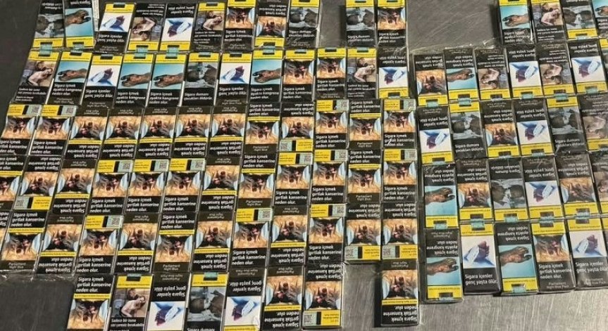 Откриха близо 2000 кутии с цигари в микробус и в куфари на пътник на МП 