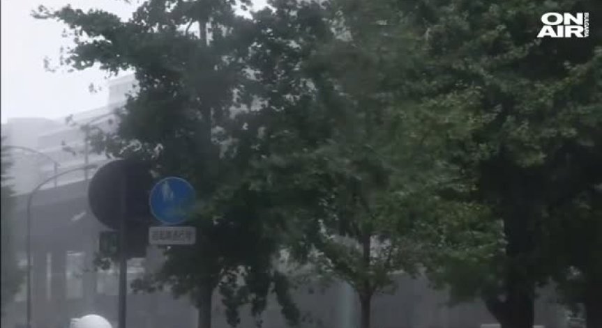 Мощен тайфун  удари Япония