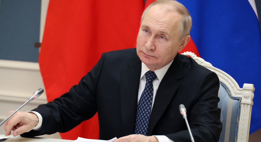 Сравниха Русия с Мордор, а Путин със Саурон, след като раздаде 