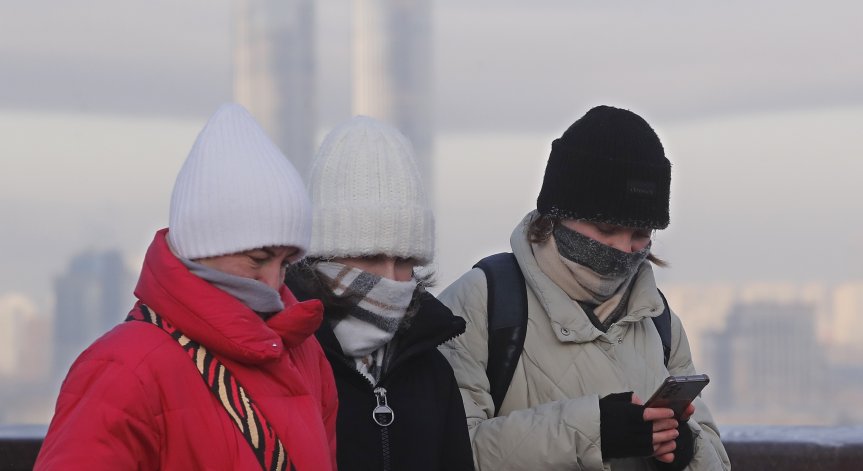 Пожар в трафопост остави десетки жилищни сгради в Москва без ток при -27 градуса