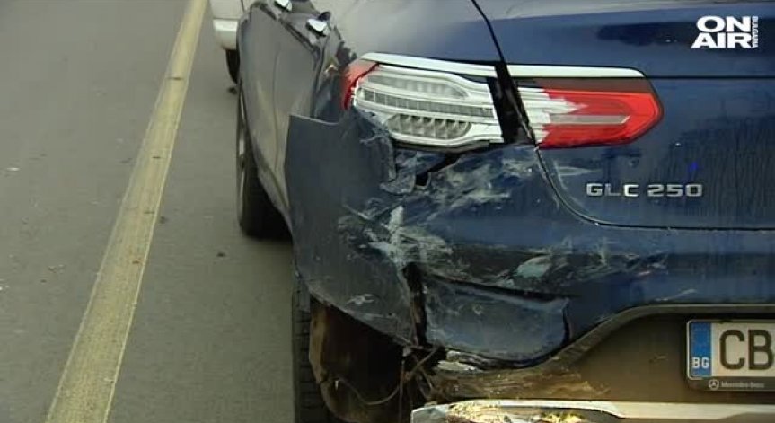 Катастрофа между джип и камион отне живота на 30-годишен