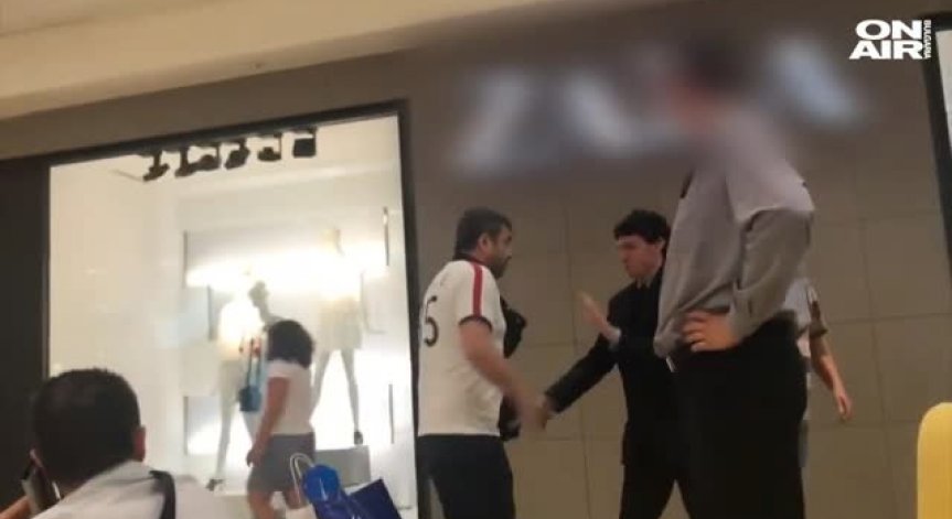 Мъж нападна с нож охранител в столичен мол