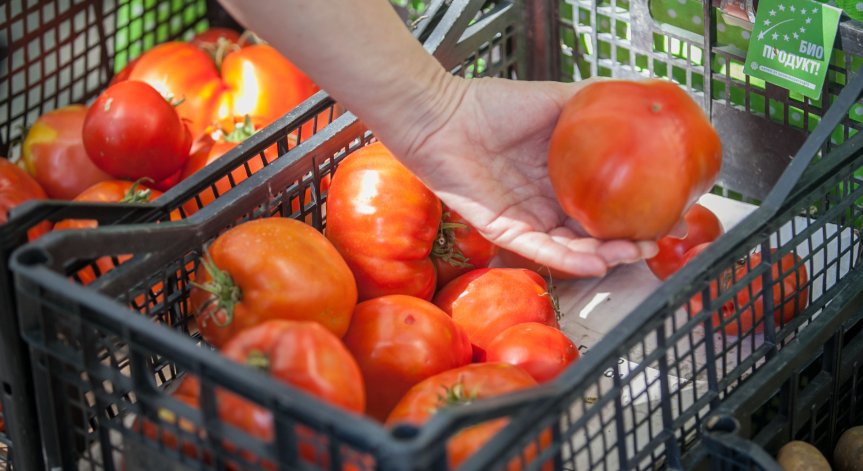 Скачат цените на свинско, картофи, домати и лимони