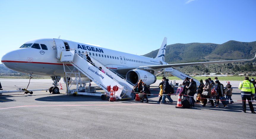 Най-малко един загинал и 30 ранени при катастрофа на летище в Иран