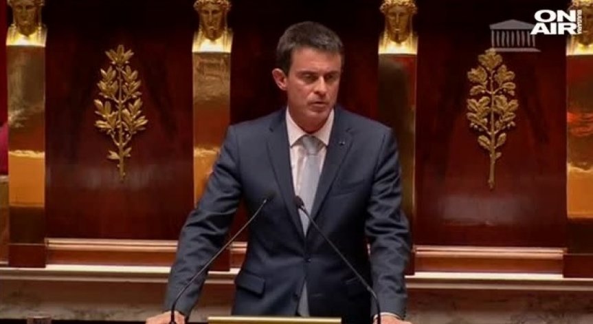 Младеж удари шамар на бившия френски премиер Манюел Валс