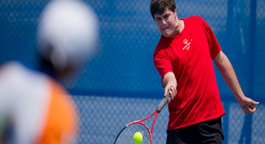 Григор Димитров дарява шампионската си тениска за каузата на Спешъл олимпикс