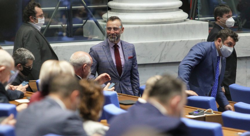 Гласуват промените в Закона за извънредното положение