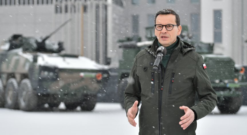 Полският премиер: НАТО ще реши дали да пратим изтребители на Украйна