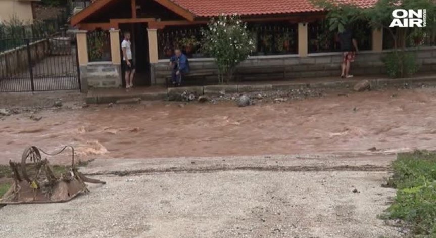 Продължава усложнената обстановка в Тетевенско след обилните дъждове