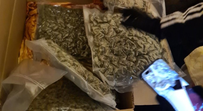 ГДБОП хвана наркодилър с клиент и иззе голямо количество дрога