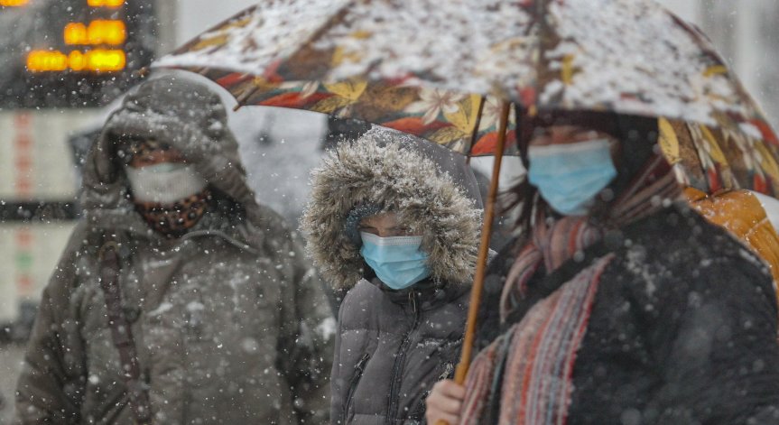Жълт код за снеговалежи - зимата се завръща с виелици и снегонавявания