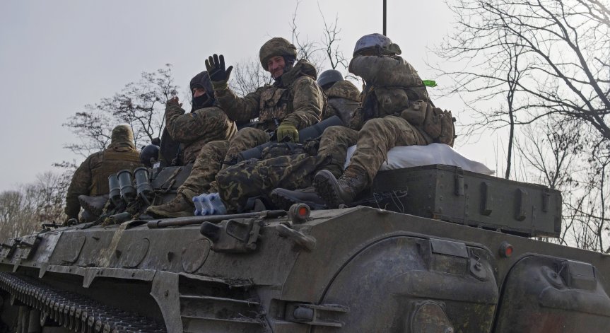 Русия: Пътищата към Бахмут са под наш контрол, Украйна загуби важен логистичен център