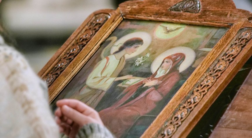 Богородица се смята за покровителка на жените, децата и майчинството. 