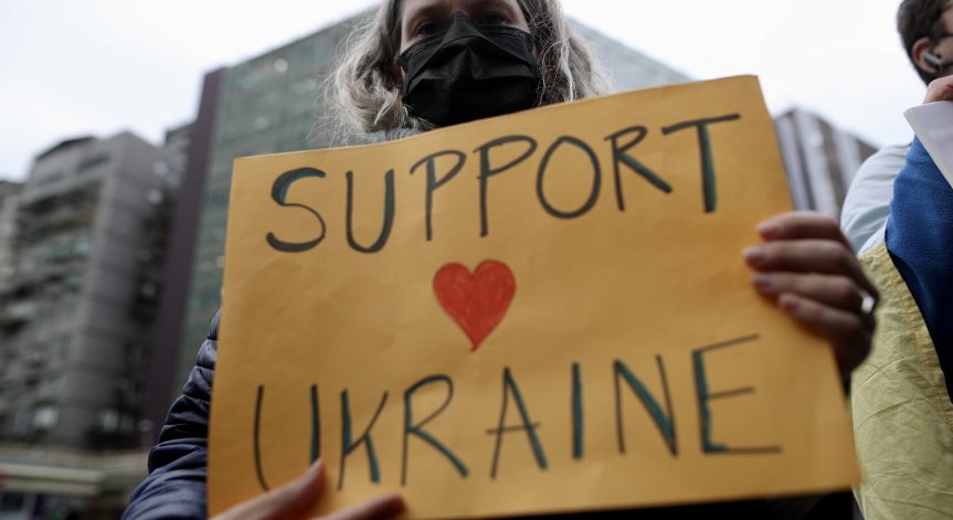 Хлъзгав Китай отговори на САЩ: Винаги сме на страната на справедливостта