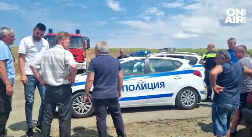 Сапьори и разследващи влизат в складовете за боеприпаси на Гебрев