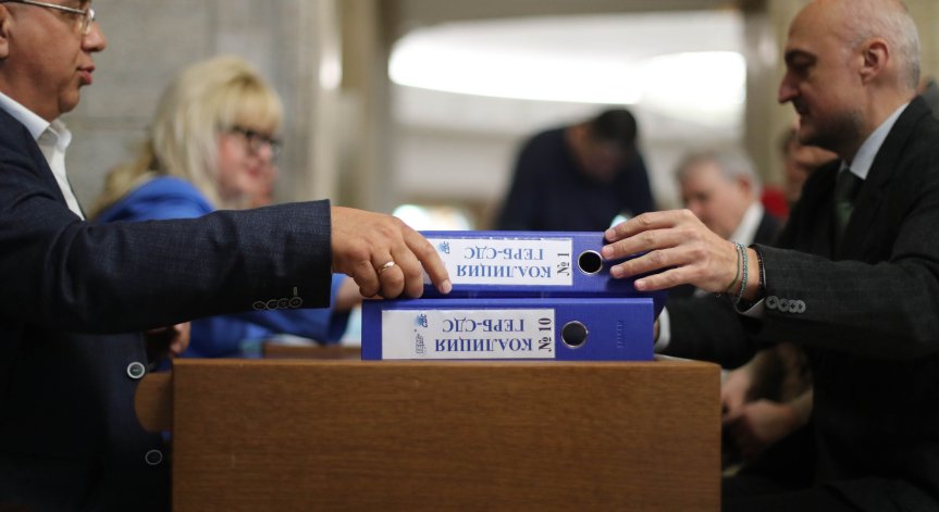 На изборите на 9 юни искат да участват 23 партии и 11 коалиции
