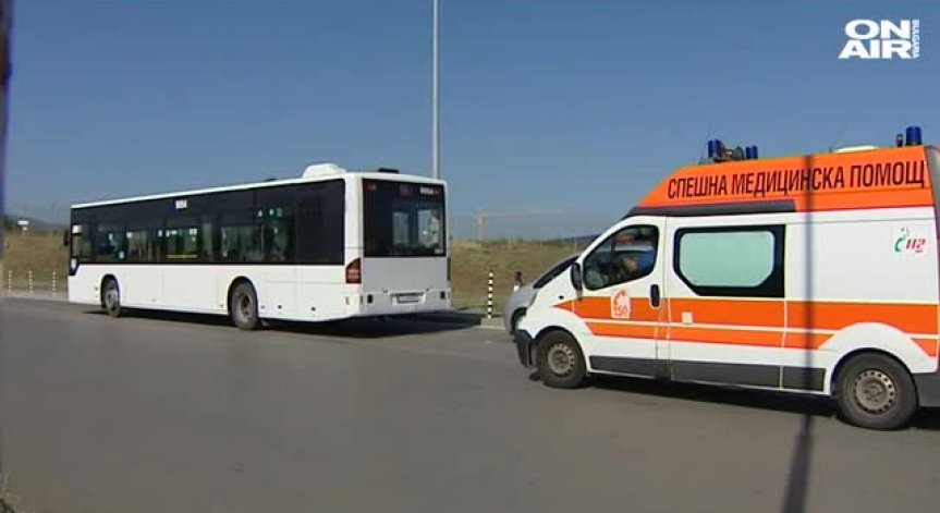 Няколко ранени след катастрофа с автобус 84 в София