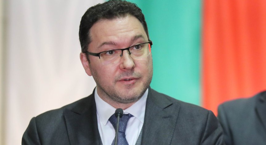 Крайно време е да прекратим войната на пътя, заяви Митов.