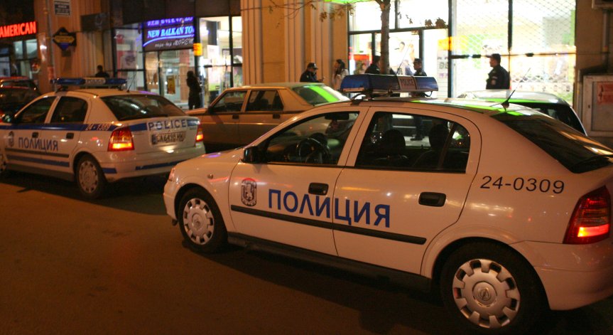 Среднощна акция за две деца, загубили се в гора, завърши благополучно
