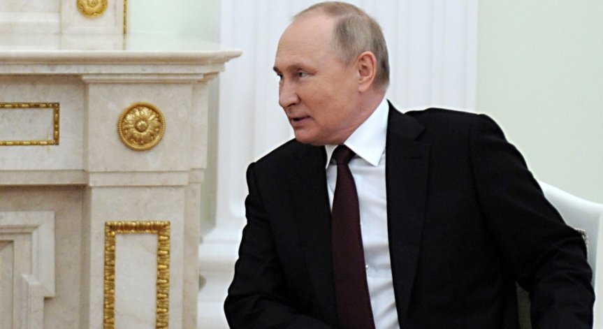 Владимир Путин се реваксинира срещу Ковид-19 със Sputnik Light