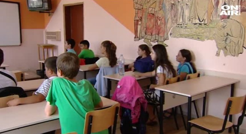 Цял клас последва любимата си учителка в ново училище