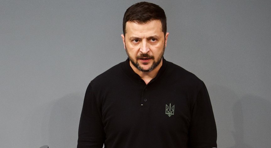 Зеленски съобщи за пожар в Запорожката атомна централа.