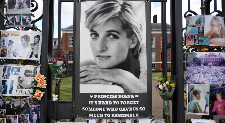 Откриха капсулата на принцеса Даяна - какво има в нея?