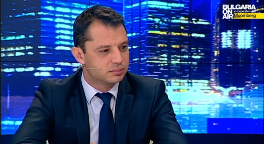 Делян Добрев: Дупката в енергетиката може да се свие с реформа в държавната енергетика