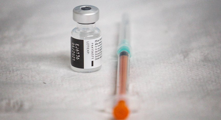 Ковид-19 за денонощието: Без починали и ваксинирани, 3,4% положителни проби