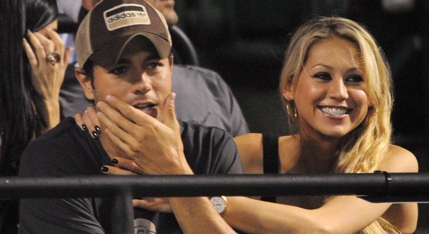 Близък източник на HOLA! споделя, че бременността протича добре.