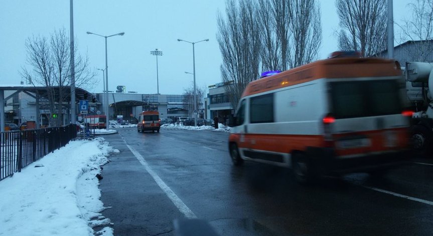 Италиански военен самолет кацна аварийно на Летище София