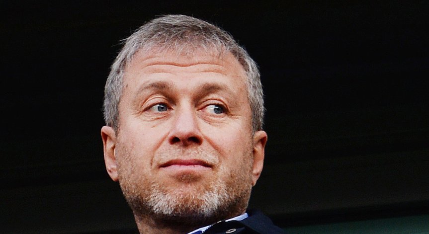 В опит да избегне санкциите: Яхтите на милиардера Абрамович акостираха в Турция