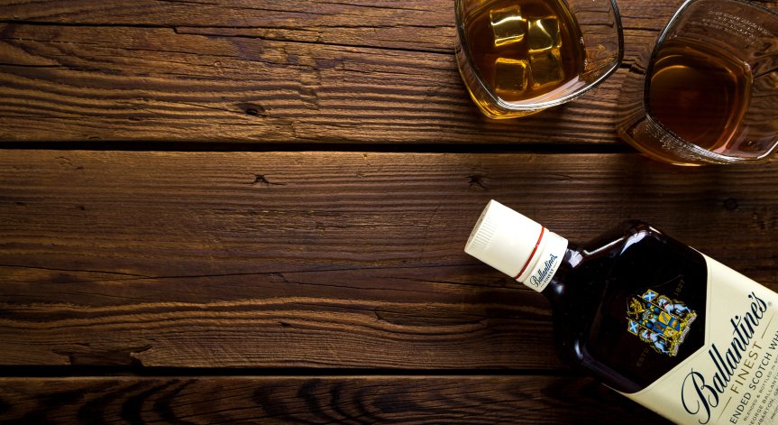 Кръстиха самоделен бар на Борис Джонсън – 