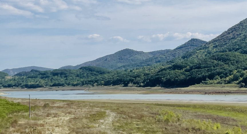 Язовирът се ползва основно за промишлени нужди и за напояване на земеделски земи.